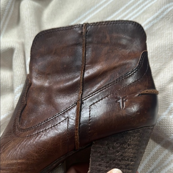 Frye Renee Seam Short Ankle Boots - US 8.5 - Picture 14 of 14